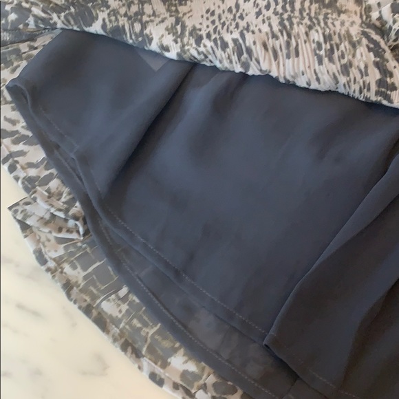 NWT Express off shoulder top - Picture 4 of 5